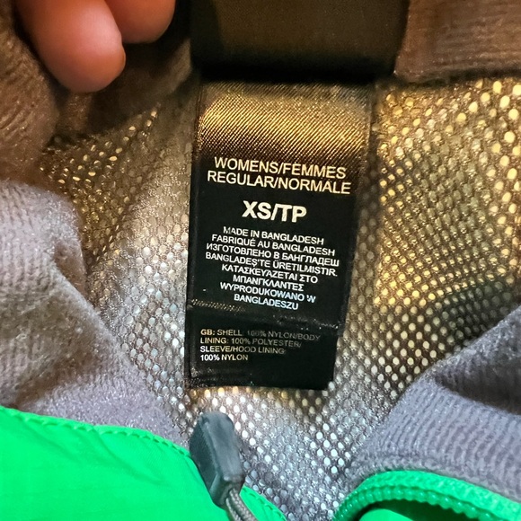Northface rain shell - Picture 3 of 5